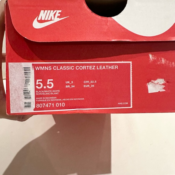Nike Classic Cortez Black White Shoes - Picture 5 of 7